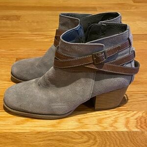 Sonoma booties gray “suede” with brown leather straps